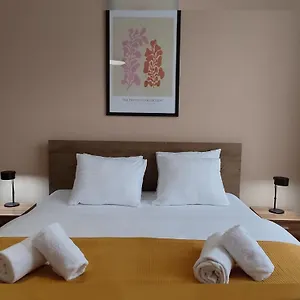 3* Ξενοδοχείο με διαμερίσματα Corvin Center